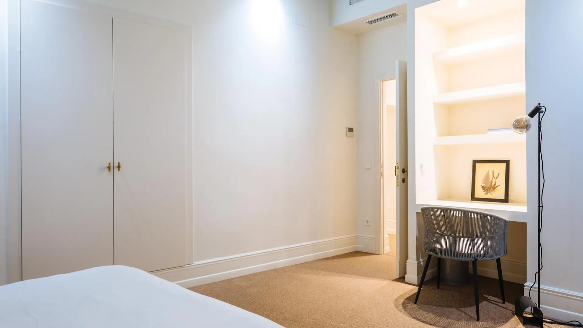 Luxurious Apartment With Andalusian Patio And Pool, Facing The Cathedral Sevilla Spanyolország